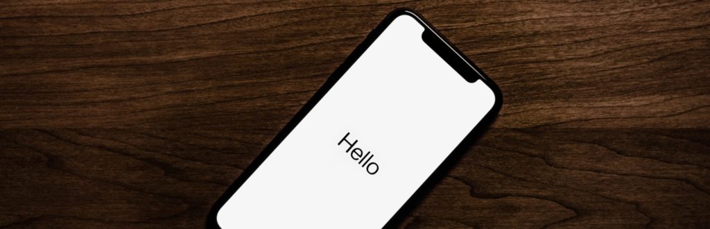 iPhone X Con il "Notch" in Evidenza in Alto